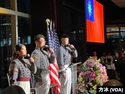 就读美国西点军校的台湾陆军官校学生演唱中华民国国歌。(方冰拍摄)