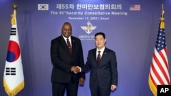 2023 年 11 月 13 日,美国国防部长劳埃德·奥斯汀和韩国国防部长申源湜在首尔举行第 55 届美韩安保会议 (SCM) 。