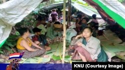 ကရင်အမျိုးသားအစည်းအရုံး KNU ထိန်းချုပ်ရာ ပဲခူးတိုင်း၊ ကျောက်ကြီးမြို့နယ်ထဲမှာ စစ်ကောင်စီတပ်တွေနဲ့ KNLA-PDF ပူးပေါင်းတပ်တို့အကြားတိုက်ပွဲတွေကြောင့် တိမ်းရှောင်နေကြသူများ (ဇွန်၊ ၂၀၂၃)