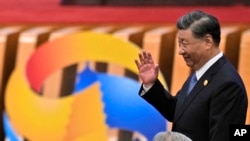 2023年10月18日,中国领导人习近平出席在北京人民大会堂举行的一带一路论坛开幕式。(美联社照片)