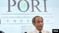 香港民意研究所行政总裁钟庭耀宣布停止公布六四事件及市民身份认同等民意调查数据。(美国之音/汤惠芸)