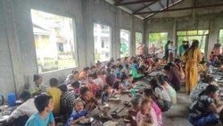 ရခိုင်ပြည်နယ်တွင်းတိုက်ပွဲတွေကြောင့် အိုးအိမ်စွန့်ခွာရသူ သုံးသိန်းကျော်လာ ရခိုင်ပြည်နယ်တွင်းတိုက်ပွဲတွေကြောင့် အိုးအိမ်စွန့်ခွာရသူ သုံးသိန်းကျော်လာ