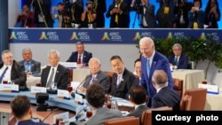 2023年11月16日,APEC台湾领袖代表张忠谋参加APEC相关会议。(照片由APEC台湾代表团提供。)