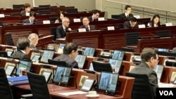 香港立法会3月8日下午开始,连日加开法案委员会会议,逐条审议长达212页的《维护国家安全条例草案》条文 (美国之音/汤惠芸)