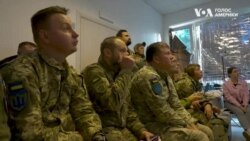 Бойові медики тренуються робити переливання крові на полі бою – репортаж із Бучі. Відео Бойові медики тренуються робити переливання крові на полі бою – репортаж із Бучі. Відео