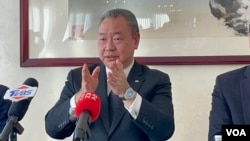 驻美国台北经济文化代表处代表俞大㵢在华盛顿举行上任后首次华文媒体茶叙。(2024年1月14日,美国之音锺辰芳拍摄)