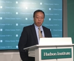 哈德逊研究所中国中心主任余茂春(Miles Yu)10月13日出席该研究所的活动,讨论中国在北极地区的威胁。(美国之音记者薛小山拍摄)