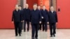 资料照片: 中共领导人习近平带领他的新班子到陕北参观延安革命纪念馆 (2022年10月27日);中共中央政治局常委(左起)赵乐际、王沪宁、蔡奇、习近平、李希、丁薛祥、李强。