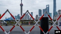 资料照:从上海外滩遥望陆家嘴金融区。
