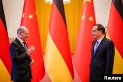中国总理李克强在北京人大会堂会晤到访的德国总理朔尔茨。(2022年11月4日)