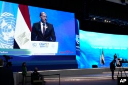 安提瓜巴布达总理加斯顿·布朗(Gaston Browne)在埃及举行的联合国气候峰会上讲话。(2022年11月8日)