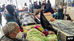 上海瑞金医院里的老年病人。(2023年1月3日)