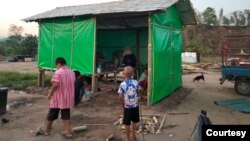 ဓာတ်ပုံ - လေးကေ့ကော် စစ်ဘေးရှောင် မိသားစု။ မတ်လ ၁၅၊ ၂၀၂၂။