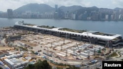 2022年3月17日用无人机拍摄的照片,在香港启德邮轮码头为新冠毒患者提供隔离和治疗设施的施工现场全景