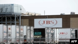 图为肉食加工企业JBS位于密歇根州的工厂(2021年6月2日)