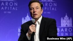 Tesla CEO Elon Musk ကို ၂၉ ကြိမ်မြောက် ဘာရွန်ရင်းနှီးမြှုပ်နှံမှုညီလာခံမှာ တွေ့ရစဉ်။ (နိုဝင်ဘာ ၄၊ ၂၀၂၂)