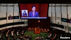 香港特首李家超在香港立法会发表他上任后的第一个施政报告。(2022年10月19日)