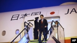 日本首相岸田文雄2022年10月21日抵达珀斯,开始对澳大利亚进行为期三天的访问。(美联社照片)