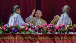 ပုပ်ရဟန်းမင်းရဲ့ အီစတာဝတ်ပြုပွဲ မြန်မာဒုက္ခသည်တွေအတွက် ဆုမွန်တောင်းခဲ့ ပုပ်ရဟန်းမင်းရဲ့ အီစတာဝတ်ပြုပွဲ မြန်မာဒုက္ခသည်တွေအတွက် ဆုမွန်တောင်းခဲ့