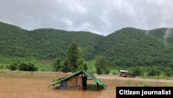 ကရင်နီဒေသ ဒီးမော့ဆိုမှာ ရေကြီးရေလျှံလို့ ဘေးလွတ်ရာသွားနေရ (စက်တင်ဘာ ၂၀၁၄)