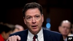 被解职的美国联邦调查局局长詹姆斯·科米在参议院情报委员会的将近3小时的听证会上(2017年6月8日)