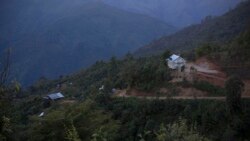 လုံခြုံမှုမရှိသေးတဲ့ ဆောဘက်က စစ်ပြေးဒုက္ခသည်များ
 လုံခြုံမှုမရှိသေးတဲ့ ဆောဘက်က စစ်ပြေးဒုက္ခသည်များ