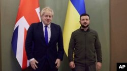 英国首相约翰逊在乌克兰首都基辅会晤乌克兰总统泽连斯基(2022年4月9日)