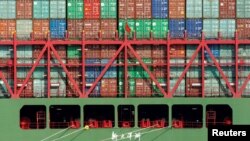 中国大量货柜抵达美国洛杉矶港(路透社资料照)