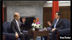 台湾总统马英九和民进党主席苏贞昌在总统府会晤 (截自youtube)