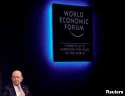 美国商务部长韦尔伯·罗斯在瑞士达沃斯出席世界经济论坛年会(2018年1月24日)