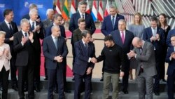 ယူကရိန်းသမ္မတ Belgium မှာ EU ခေါင်းဆောင်တွေနဲ့ဆွေးနွေး
 ယူကရိန်းသမ္မတ Belgium မှာ EU ခေါင်းဆောင်တွေနဲ့ဆွေးနွေး