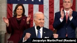 资料照片:美国总统拜登(Joe Biden)在美国国会山向国会两院联席会议发表年度国情咨文演说。(2023年2月7日)