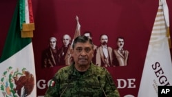 墨西哥国防部长桑多瓦尔在墨西哥城记者会上宣布抓获奥维迪奥(2023年1月5日)