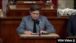 Маргарет Кіббен, 61-ша капеланка Палати представників США молиться за Україну під час відкриття засідання американських законодавців. Середа, 7 грудня 2022 р.