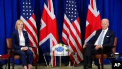 美国总统拜登在联合国大会期间首次与英国首相特拉斯会晤。(2022年9月21日)