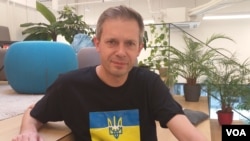 литовський блогер і ведучий телеканалу Laisves TV («Телебачення свободи») Андрюс Тапінас