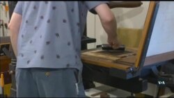 Як один американський художник використовує бур’яни у своїх картинах? Відео Як один американський художник використовує бур’яни у своїх картинах? Відео