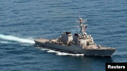 美国海军“麦凯恩号”导弹驱逐舰。(资料照片)