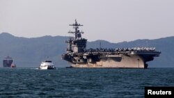 资料照片:2018“卡尔文森号”(USS Carl Vinson)首开先例停靠越南岘港.