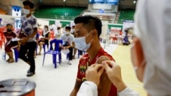 အိုမီခရွန်ကူးစက်မှုတွေကြောင့် ထိုင်းရောက်မြန်မာတွေစိုးရိမ် အိုမီခရွန်ကူးစက်မှုတွေကြောင့် ထိုင်းရောက်မြန်မာတွေစိုးရိမ်