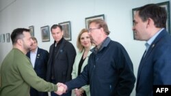 Президент Зеленський зустрічається в Україні з делегацією американських законодавців, 6 квітня, 2024 року.