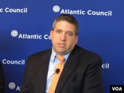 前美国国防部东亚事务副助理部长邓志强(Abraham Denmark,美国之音钟辰芳拍摄)