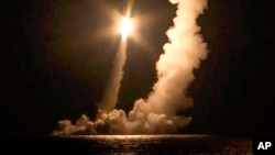 2020 年 12 月 12 日,俄罗斯海军的弗拉基米尔·莫诺马赫 (Vladimir Monomakh) 核潜艇发射了洲际弹道导弹。