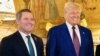 Президент США Дональд Трамп (праворуч) та радник адміністрації президента із національної безпеки Майк Волц (ліворуч). Фото: REUTERS
