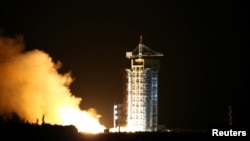 位于中国甘肃省的酒泉卫星发射中心发射世界首颗量子科学实验卫星“墨子号”。(2016年8月16日)