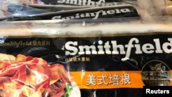 上海一家超市出售的中国拥有的史密斯菲尔德公司的肉类产品。(2017年7月28日)