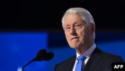 资料照片:前总统比尔·克林顿在芝加哥举行的民主党全国代表大会上讲话。(2024年8月21日)