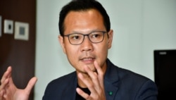 香港法律界立法会议员郭荣铿 (美国之音汤惠芸)