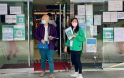 有长者表示,因毒奶粉等问题对中国制科兴疫苗没信心 (美国之音/汤惠芸)