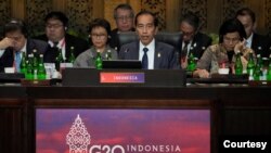 G20集团峰会东道主、印尼总统佐科发表欢迎讲话。(媒体联访照片)
